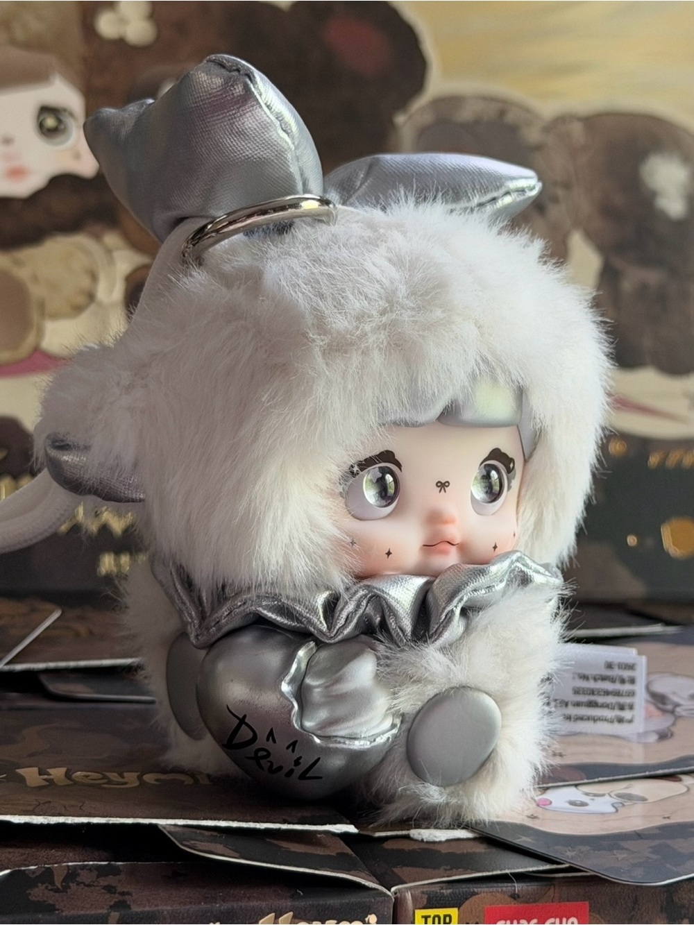 NIB Nommi x Heymi The Entwined Fate ‘Sin?’ (eyes move)
Popmart bag charm